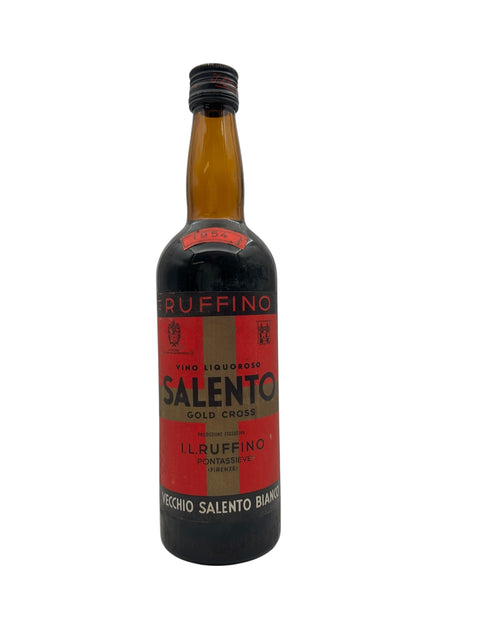 Flaske af Salento I L Ruffino 1954 rødvin med etiket i røde og gyldne farver