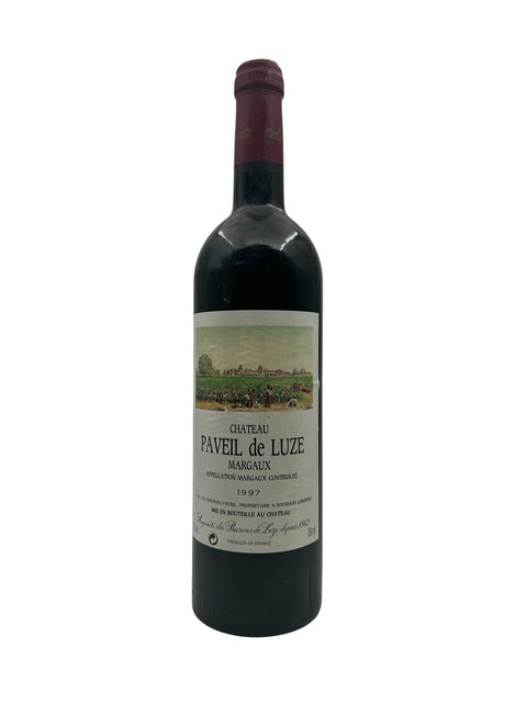Flaske af Chateau Paveil de Luze 1997 rødvin