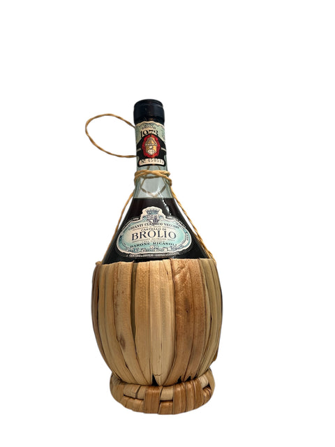 Flaske af Chianti Brolio 1978 i traditionel stråkurv