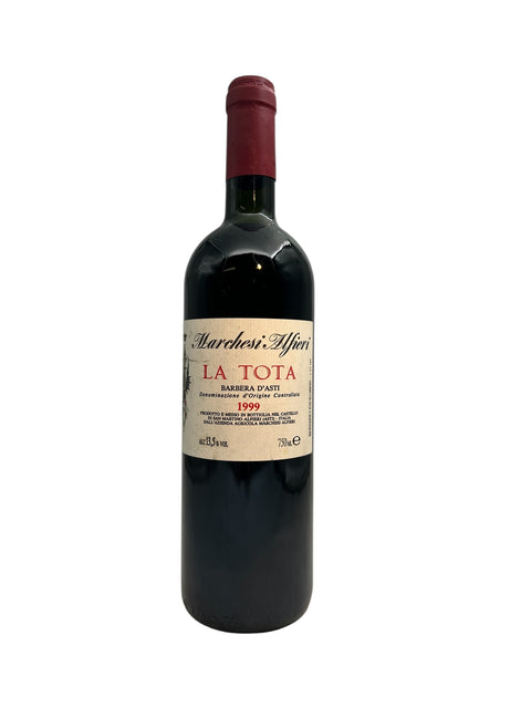 Flaske af La Tota rødvin fra Marchesi Alfieri årgang 1999