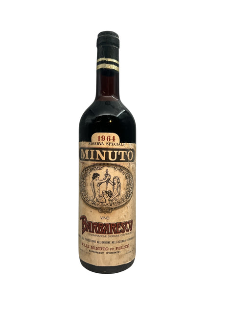 Flaske af Barbaresco Minuto 1964 vin