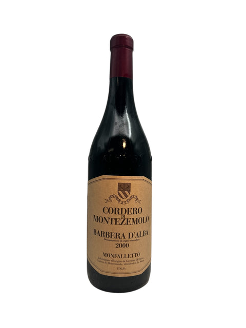 Flaske af Barbera d'Alba Cordero di Montezemolo 2000 rødvin