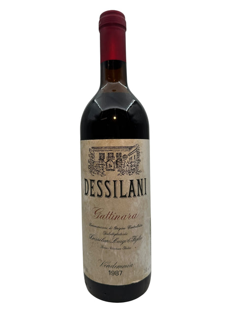 Flaske af Gattinara Dessilani 1987 rødvin
